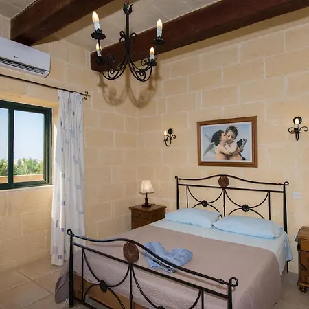 3 Bedroom With Private Pool And Views