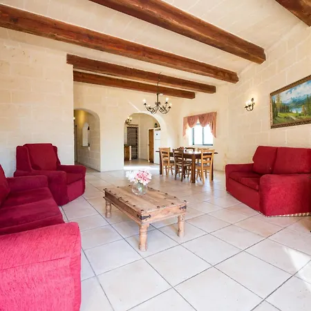 Holiday home 3 Bedroom With Private Pool And Views Nadur