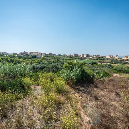 3 Bedroom With Private Pool And Views